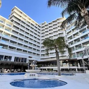 Hotell Parasol By Dorobe ****